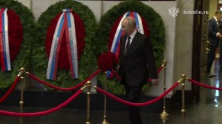 Путин простился с бывшим министром обороны РФ Ивановым в Москве