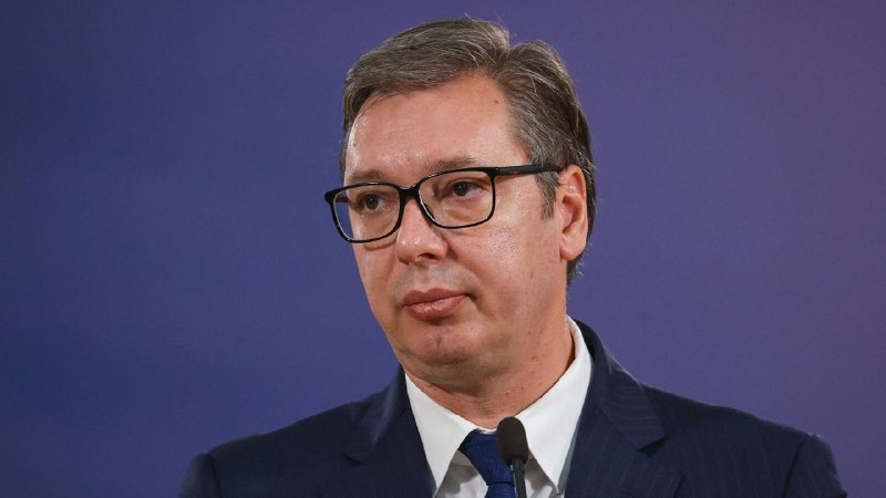 Президент Сербии Вучич объявил об отставке и досрочных выборах